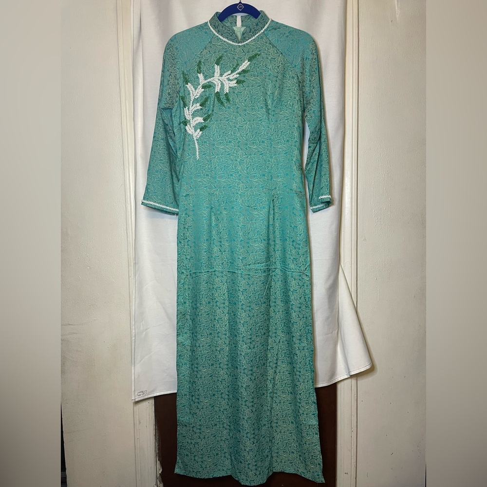 NWOT Teal Green Floral Traditional Vietnamese Long Dress w Ornate Beading Size2X